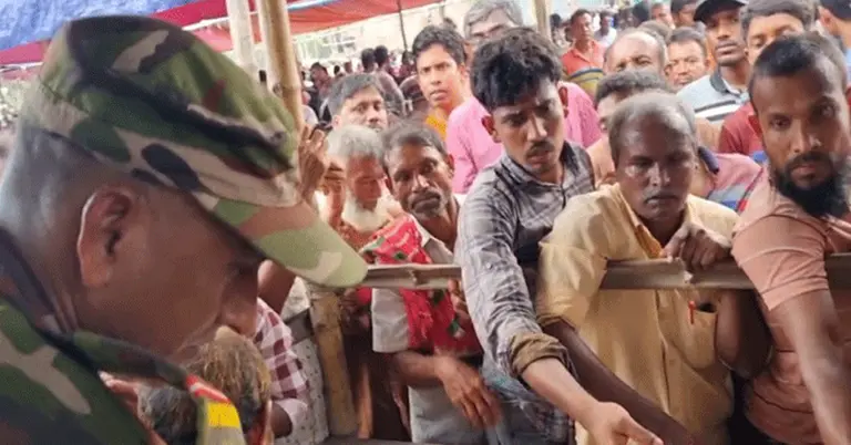 নাটোরে পশুর হাটে সেনাবাহিনীর অভিযান